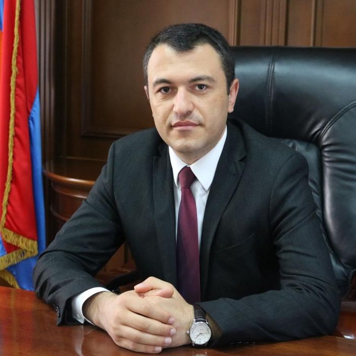Կադաստրի համակարգի սիրելի՛ աշխատակիցներ, գեոդեզիստներ, հողաշինարարներ Կադաստրի համակարգի սիրելի՛ աշխատակիցներ, գեոդեզիստներ, հողաշինարարներ