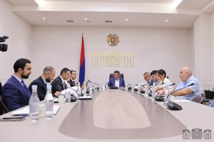 ԱԺ․ Քննարկվեց «Ռիելթորական գործունեության մասին» եւ կից ներկայացված օրենքների նախագծերի փաթեթը ԱԺ․ Քննարկվեց «Ռիելթորական գործունեության մասին» եւ կից ներկայացված օրենքների նախագծերի փաթեթը