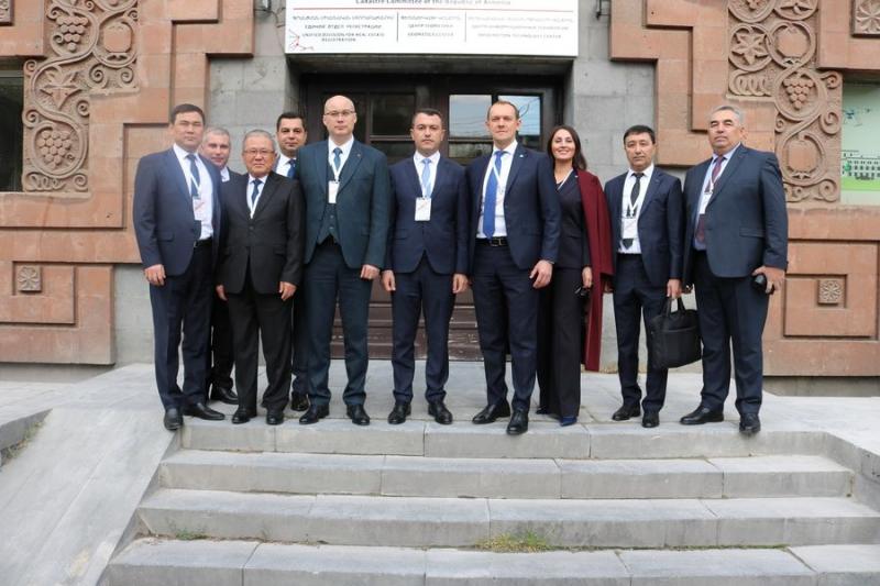 Участники 44-го заседания Межгосударственного совета СНГ прибыли в Ереван