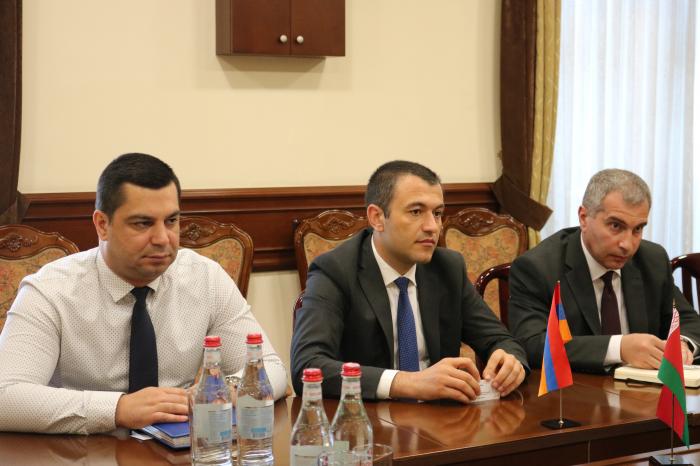 ՀՀ կադաստրի կոմիտեի ղեկավար Սուրեն Թովմասյանն ընդունեց ՀՀ-ում Բելառուսի Հանրապետության արտակարգ և լիազոր դեսպան պարոն Ալեքսանդր Կոնյուկին ՀՀ կադաստրի կոմիտեի ղեկավար Սուրեն Թովմասյանն ընդունեց ՀՀ-ում Բելառուսի Հանրապետության արտակարգ և լիազոր դեսպան պարոն Ալեքսանդր Կոնյուկին