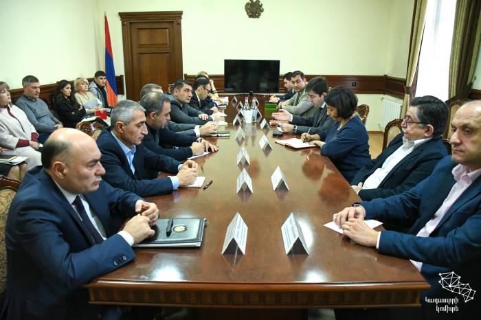 Խրախուսման կարգի վերանայման, աշխատանքային կարգապահության, հնգամյա պլանով նախատեսված ժամկետների պահպանման մասին. աշխատանքային խորհրդակցություն