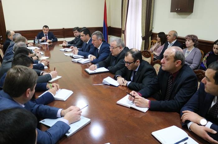 «Մեկ քայլ առաջ շարժվելն անգամ էապես կնվազեցնի դժգոհությունների թիվը». Սուրեն Թովմասյան. աշխատանքային խորհրդակցություն «Մեկ քայլ առաջ շարժվելն անգամ էապես կնվազեցնի դժգոհությունների թիվը». Սուրեն Թովմասյան. աշխատանքային խորհրդակցություն