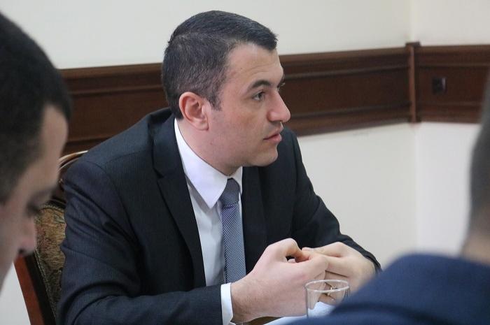 «Ոչ ոք ռեգիստրի փոխարեն որոշում կայացնելու իրավունք չունի». Սուրեն Թովմասյան «Ոչ ոք ռեգիստրի փոխարեն որոշում կայացնելու իրավունք չունի». Սուրեն Թովմասյան