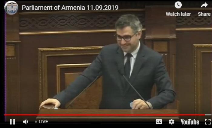 «Այս օրենքը ոչ թե տատիկի, այլ նրա գույքի մասին է». խորհրդարանն առաջին ընթերցմամբ քննարկեց անշարժ գույքի կադաստրային գնահատմանը վերաբերող օրինագիծը «Այս օրենքը ոչ թե տատիկի, այլ նրա գույքի մասին է». խորհրդարանն առաջին ընթերցմամբ քննարկեց անշարժ գույքի կադաստրային գնահատմանը վերաբերող օրինագիծը